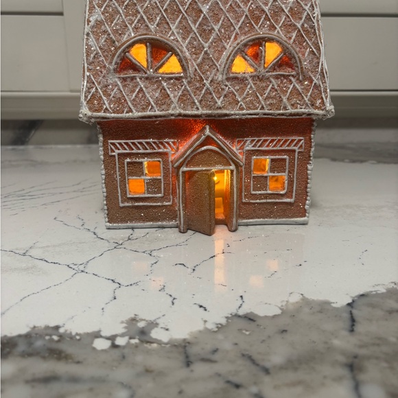 🌟2/$50🌟Gingerbread Lighted Cottage - Picture 9 of 11